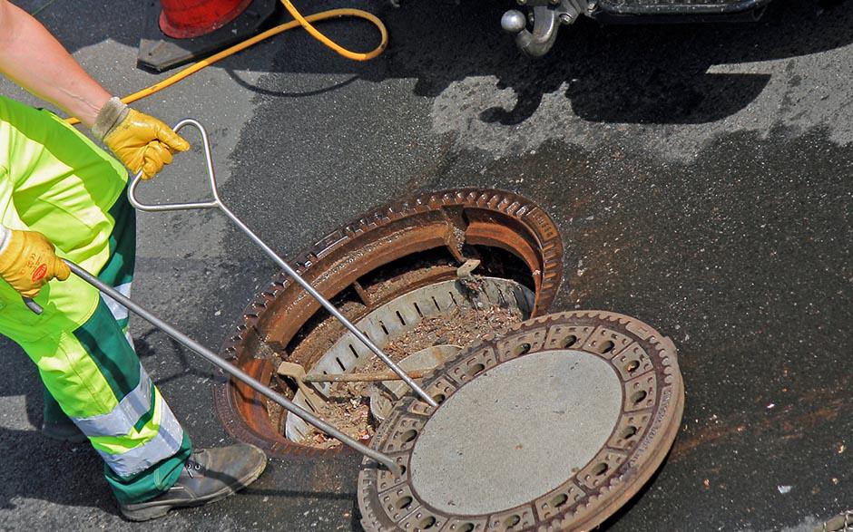 comment déboucher canalisation Égly
